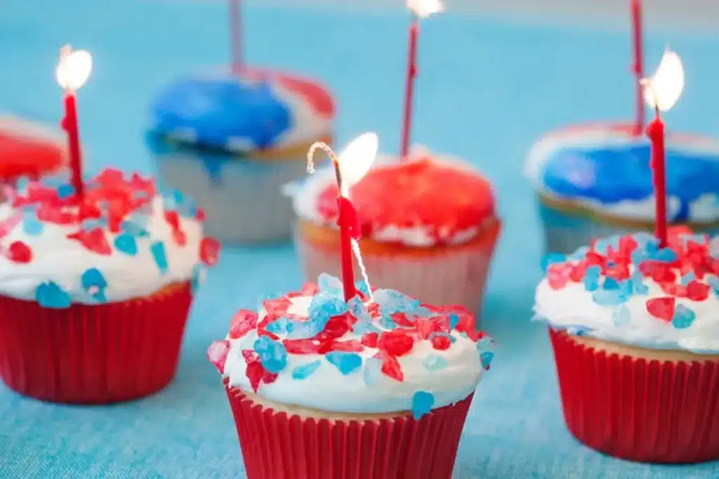 fourth of july cupcakes fire crackers