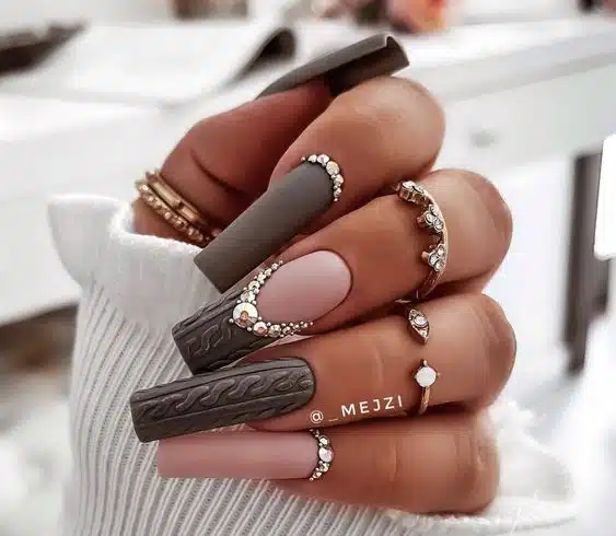 Taupe cable knit sweater fall nails