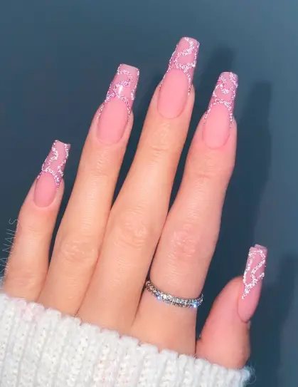 Pink Glitter Swirl nAil