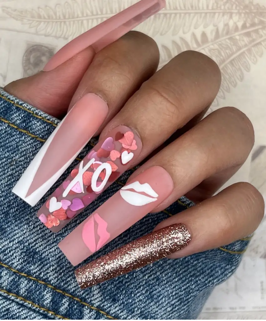 XOXO nails