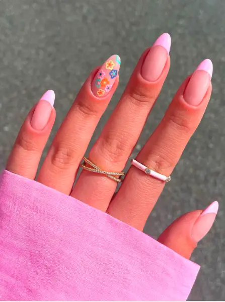 Groovy Floral Accent Nails