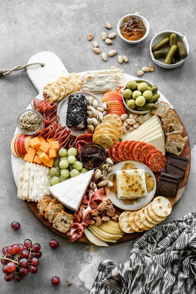 How to make charcuterie board