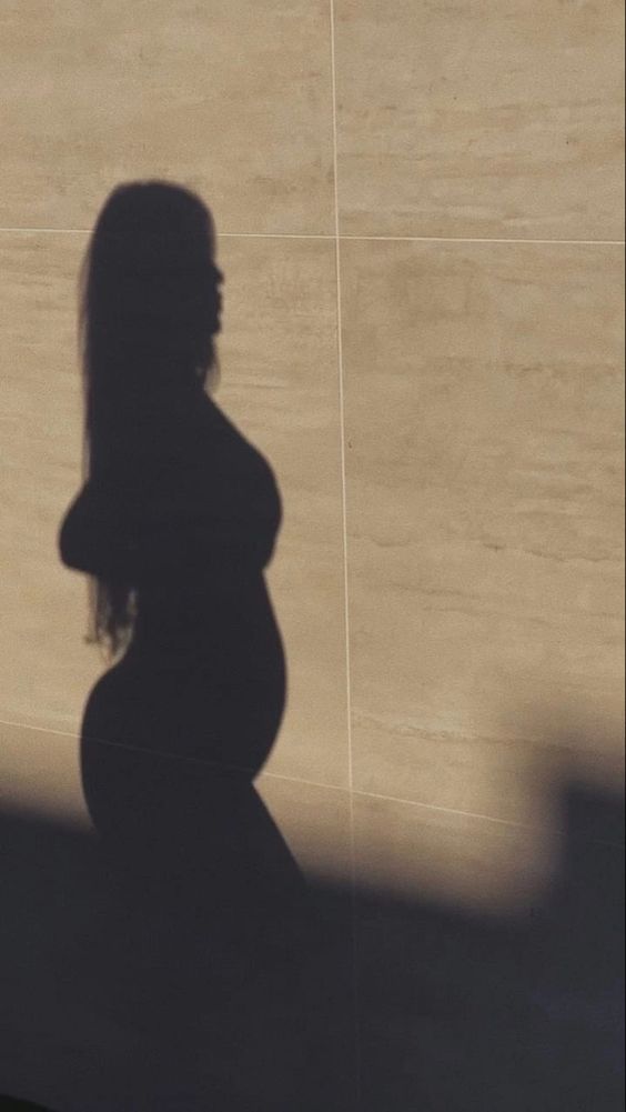 Pregnancy Shadow