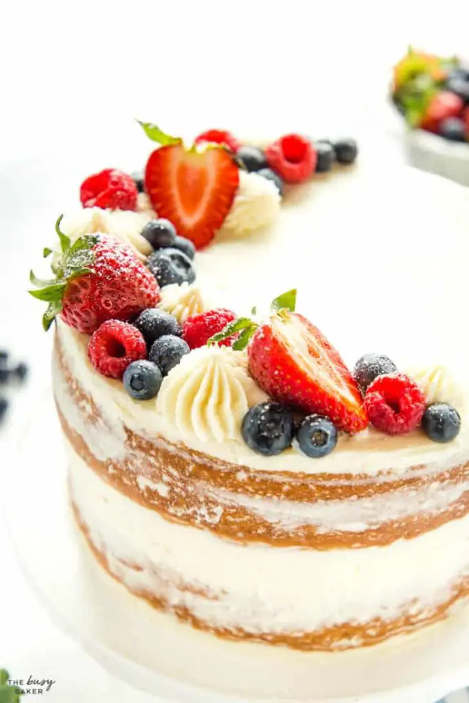 Berry Chanitlly Cake