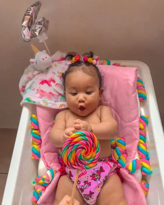 Rainbow lollipop queen